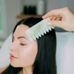 Haarkamm zur Kopfhautmassage aus Jade
