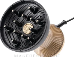 Haartrockner mit Diffusor für lockiges Haar