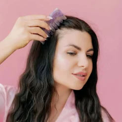 Massage-Haarkamm aus Amethyst
