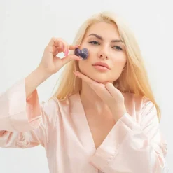 Massager für das Gesicht aus Amethyst
