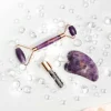 Massageroller für das Gesicht aus Amethyst